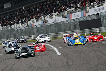 Riesenprogramm für Besucher auf und neben der Strecke