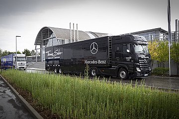 Auf nach Osten: 2.600 Kilometer für Mercedes-Konvoi