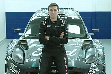 Erstes Puma Hybrid Rally1-Cockpit besetzt