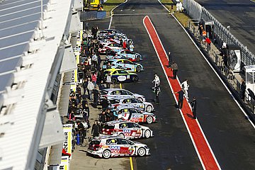 Keine Verschnaufpause: ADAC TCR Germany startet in Most durch