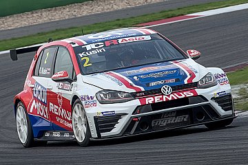 Der Volkswagen Golf GTI TCR von Kantadhee Kusiri in der TCR Asia - Foto: VW