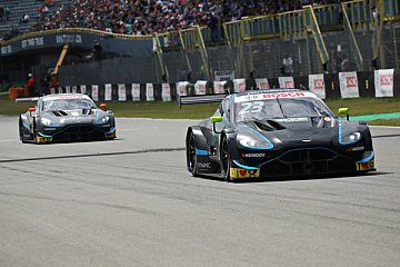 Doppeltes Punkteresultat für den Aston Martin Vantage DTM in Assen