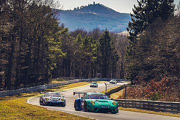 Rennsport-Teams testen am Nürburgring für den Saisonauftakt