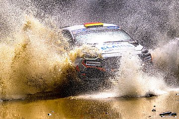 Schönborn trotzt der Hitzeschlacht in Griechenland