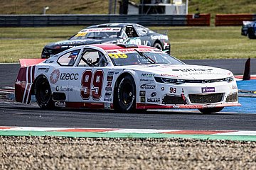Bremotion-Pilot Dominique Schaak feiert bei EuroNASCAR erstes Podium