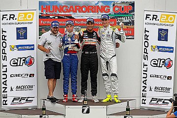 Podium Rennen 2 - Foto: Jurgen Evers