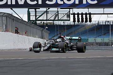 F1-Academy-Siegerin Doriane Pin mit F1-Test