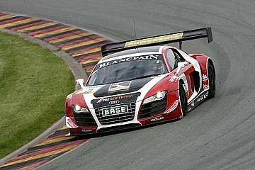 Christopher Mies feiert Podestplatz am Sachsenring