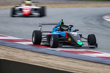 Erster Sieg für Teo Borenstein – Jenzer-Doppelsieg in R1