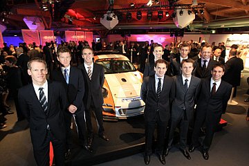 Marco Holzer neuer Werksfahrer – Etablierte Piloten weiter unter Vertrag