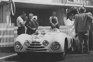 Im Juni 1950 steuerten Václav Bobek/Jaroslav Netuil den Skoda Sport bis auf die zweite Position in der Klasse bis 1.100 ccm, bis ein technischer 'Pfennigdefekt' ihr Rennen beendete. Im Gesamtklassement lagen sie auf einem beeindruckenden fünften Rang der Effizienzwertung - Foto: obs/Skoda