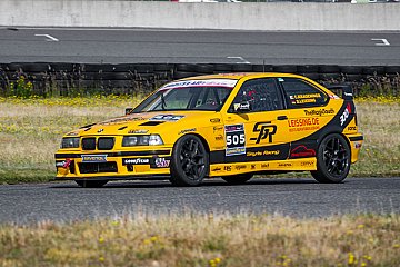 Smyrlis Racing erobert Podestplatz beim DMV BMW 318ti Cup in Meppen
