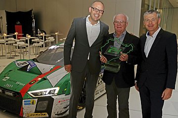 Präsent für Wolfgang Land