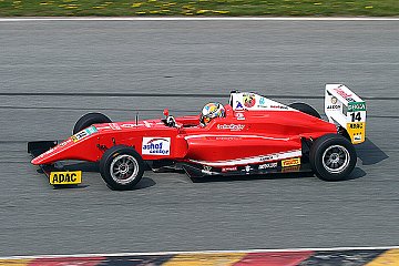 Tommy Preining zeigt eine fulminante Aufholjagd – von Startposition 29 geht es bis auf Rang 13 vor - Foto: ADAC Motorsport/Lechner Racing