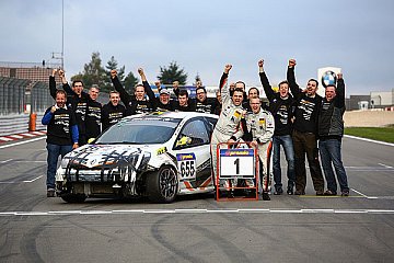 Groneck Motorsport gewinnt VLN-Titel 2013