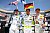 Bradley Burns, Antti Buri und Dominik Fugel auf dem Siegerpodest von Rennen 2