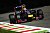 Daniel Ricciardo beendete das Rennen trotz Problemen wieder vor Sebastian Vettel - Foto: Red Bull