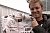 Nico Rosberg spendet Rennanzug und Handschuhe zur WM